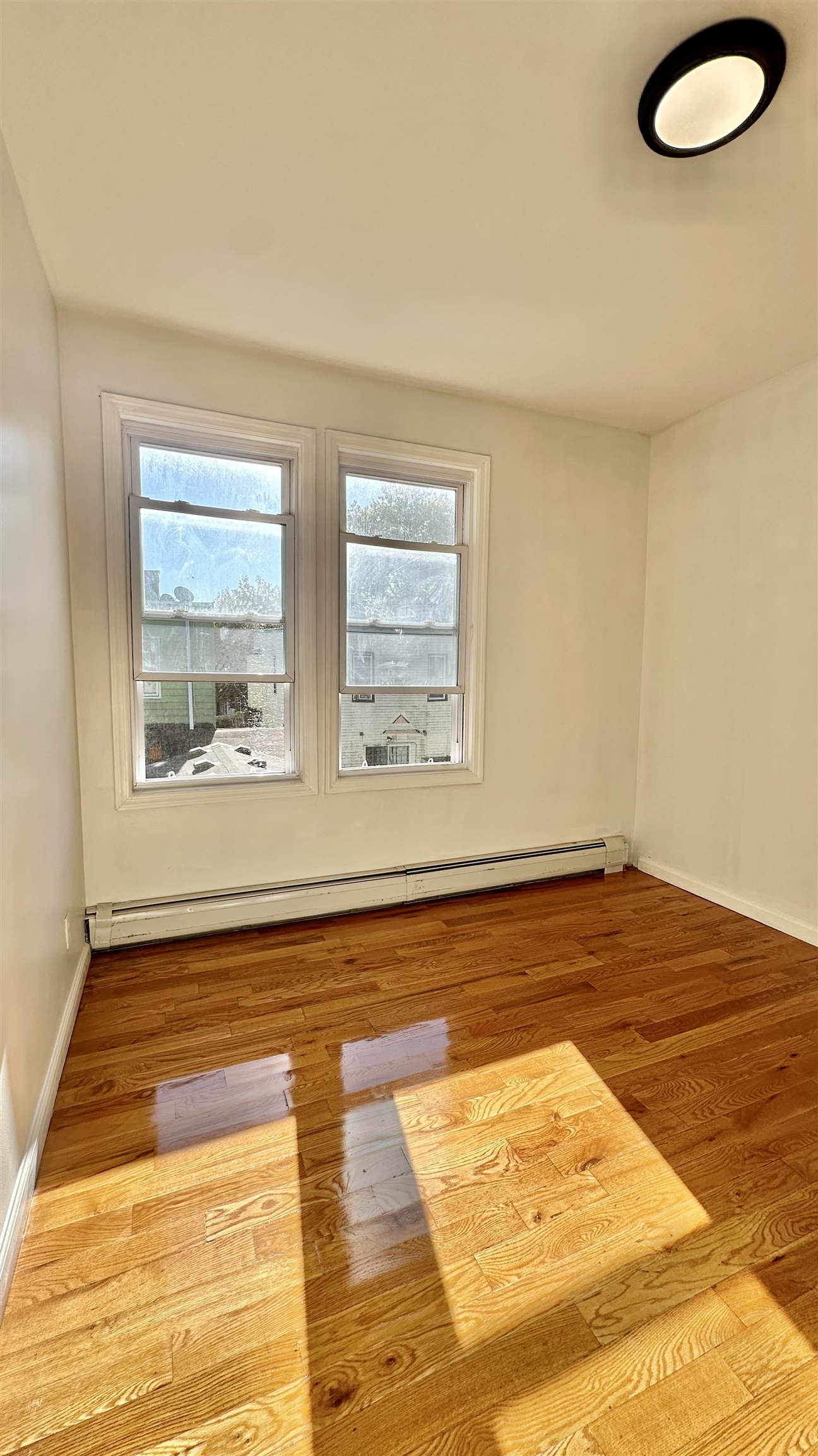 245 DUNCAN AVE Unit: 4