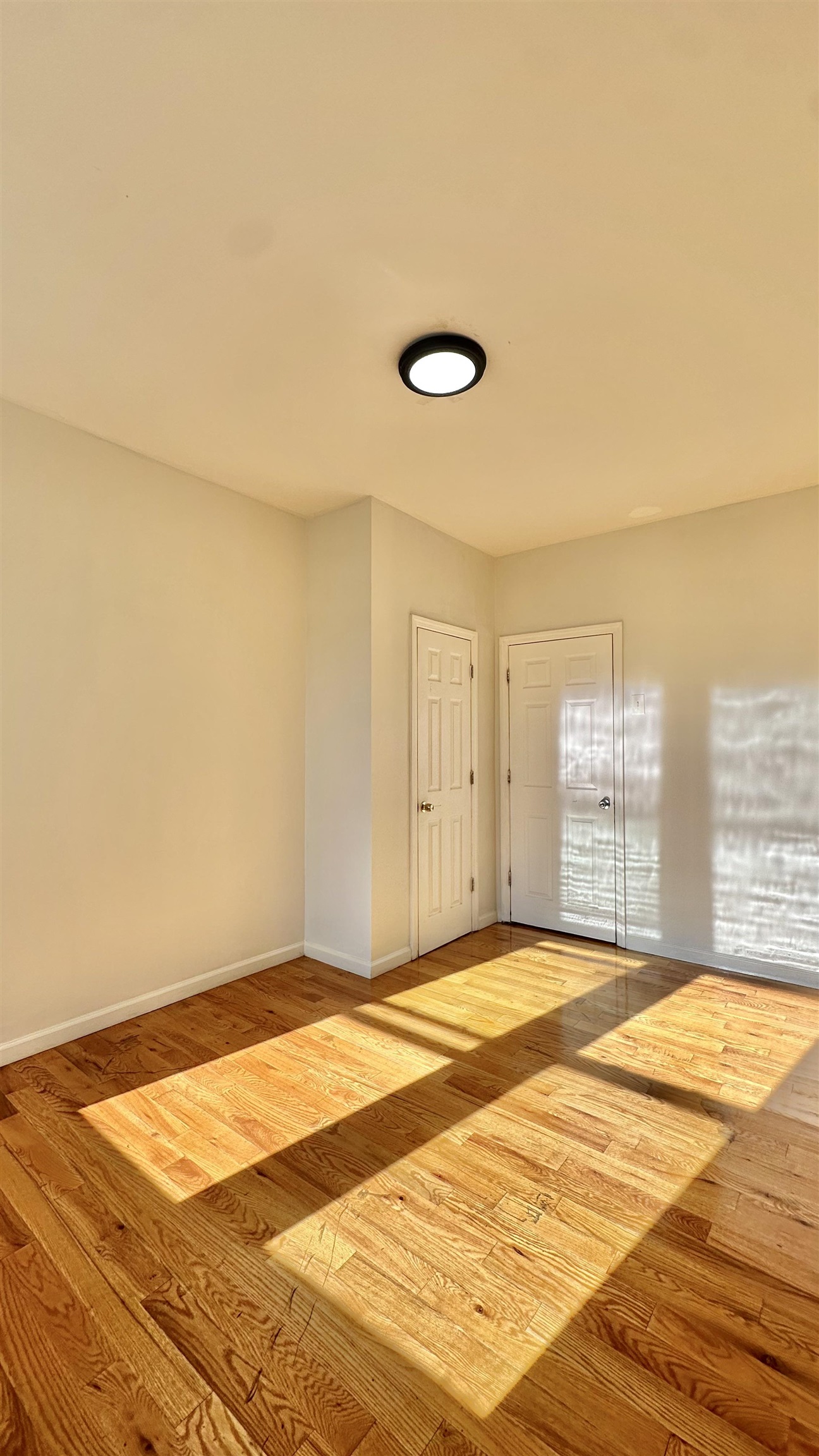 245 DUNCAN AVE Unit: 4