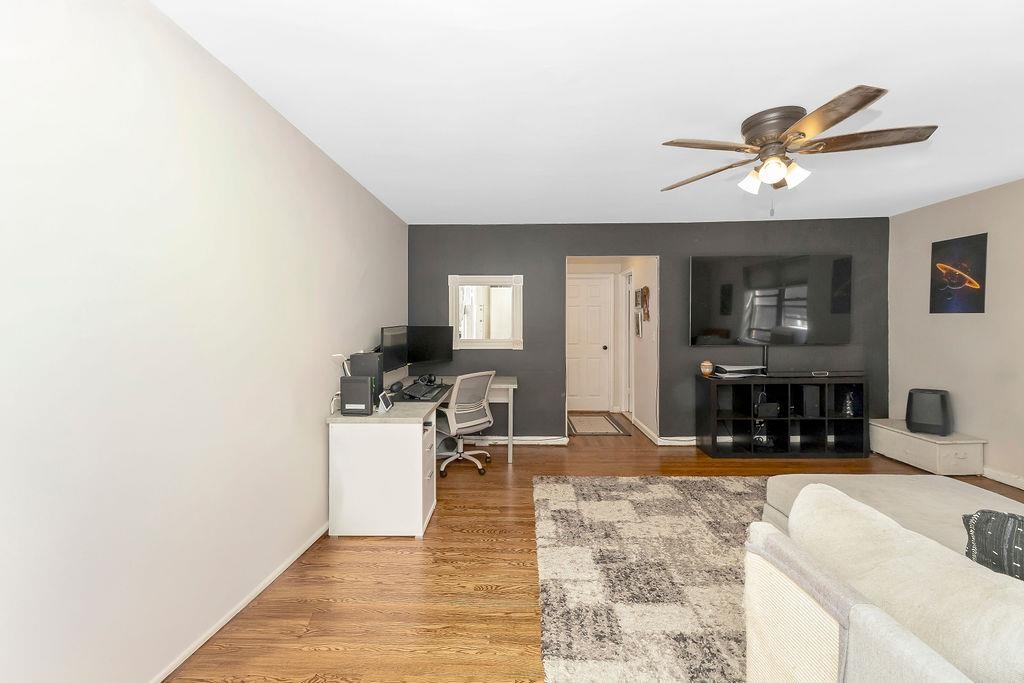 1011 AVENUE C Unit: B