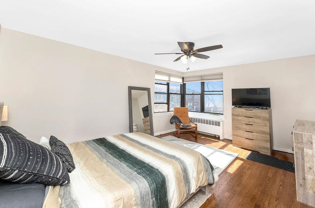 1011 AVENUE C Unit: B