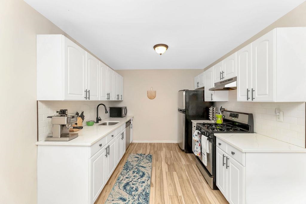 1011 AVENUE C Unit: B