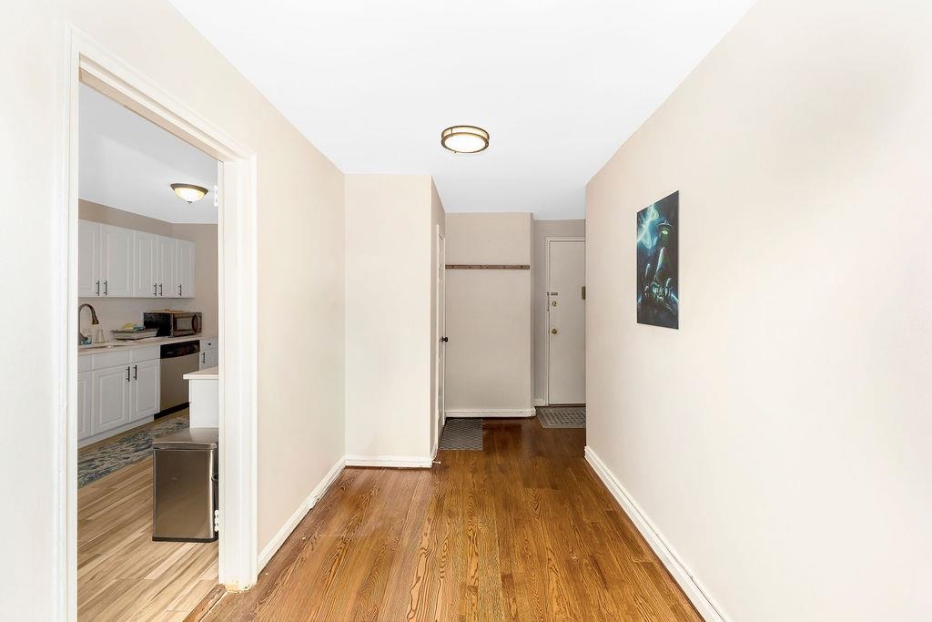 1011 AVENUE C Unit: B