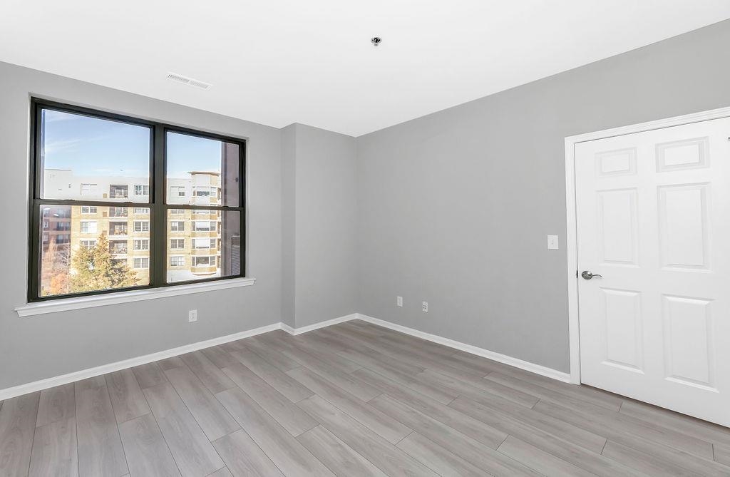 24 AVENUE AT PORT IMPERIAL Unit: 318