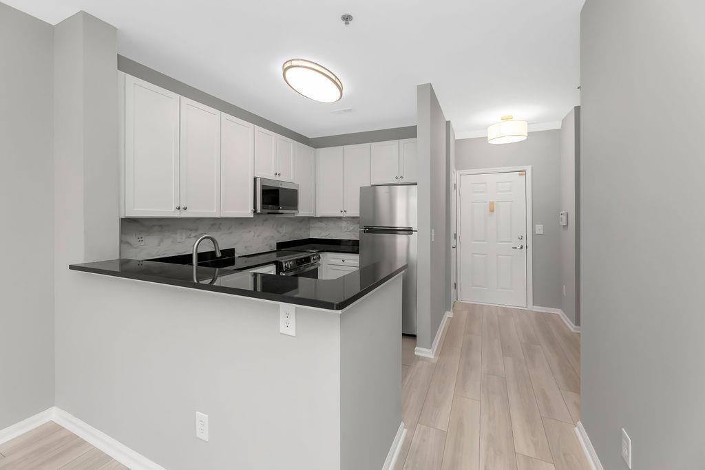 24 AVENUE AT PORT IMPERIAL Unit: 318