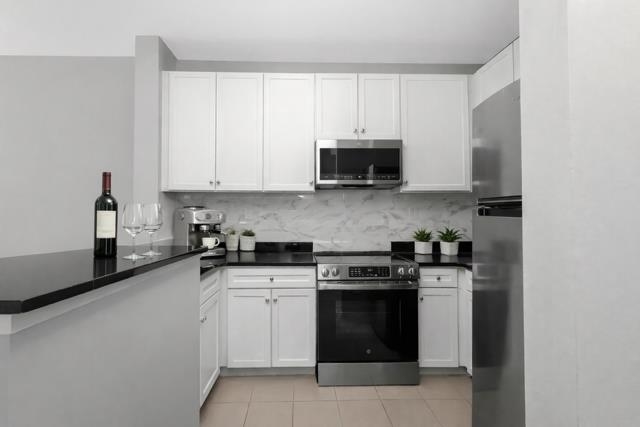 24 AVENUE AT PORT IMPERIAL Unit: 318