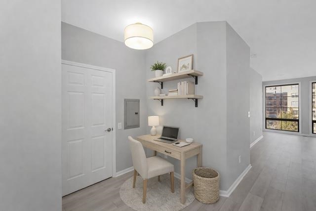 24 AVENUE AT PORT IMPERIAL Unit: 318