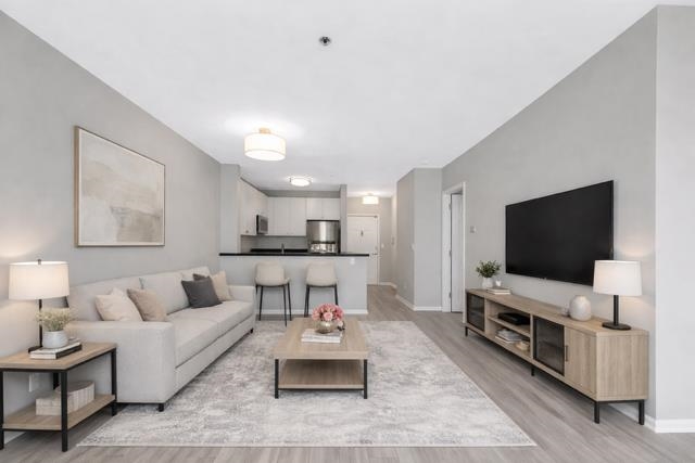 24 AVENUE AT PORT IMPERIAL Unit: 318