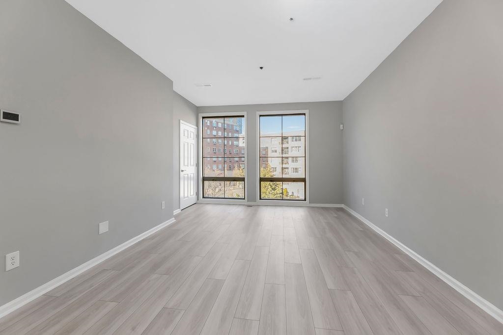 24 AVENUE AT PORT IMPERIAL Unit: 318