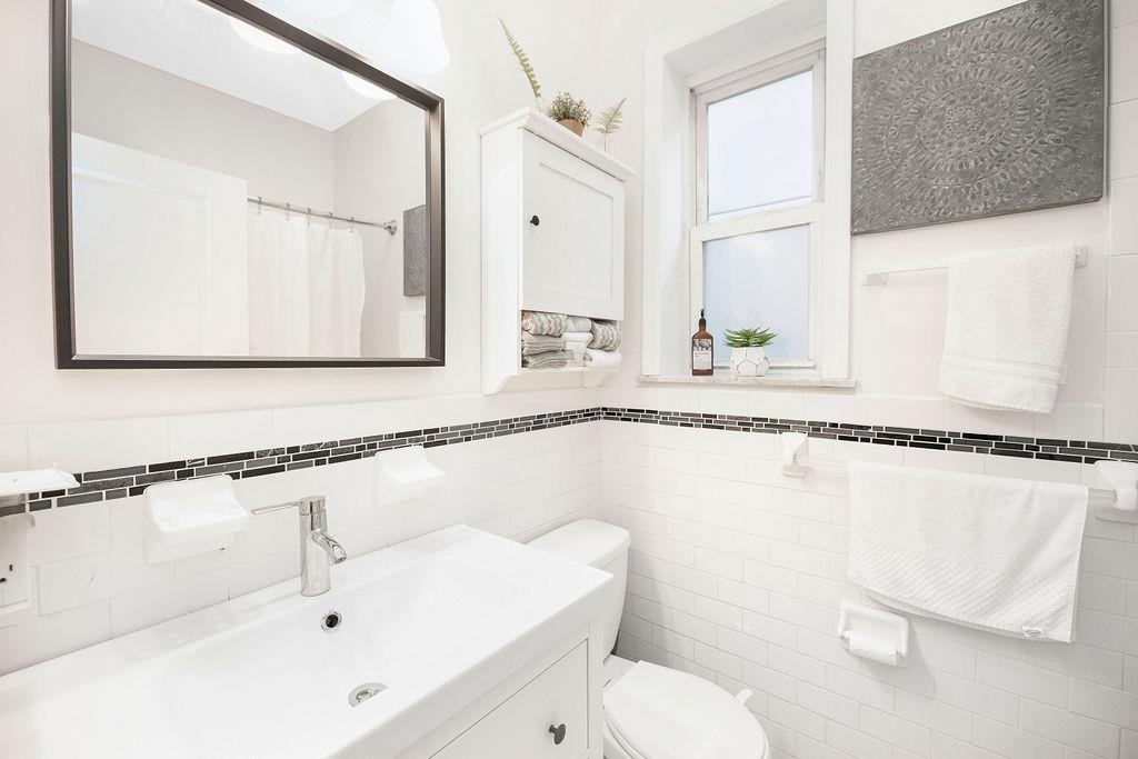 149 WEBSTER AVE Unit: 5