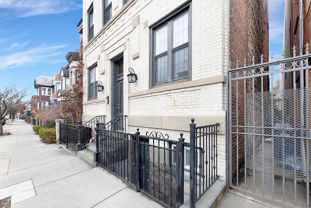 149 WEBSTER AVE Unit: 5
