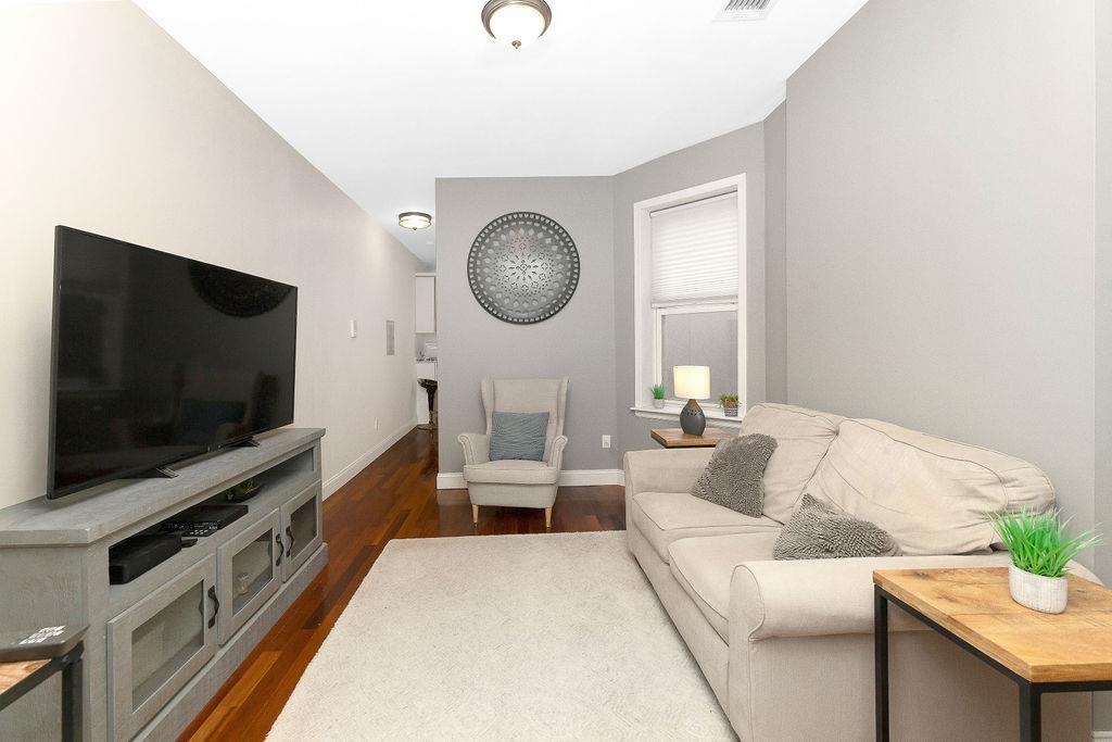 149 WEBSTER AVE Unit: 5