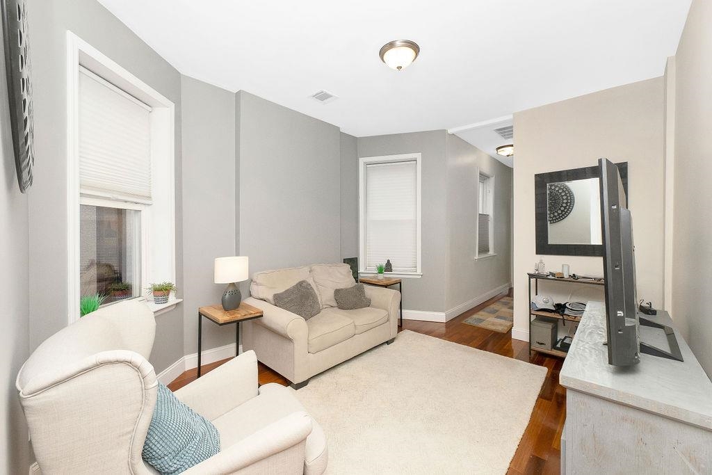 149 WEBSTER AVE Unit: 5