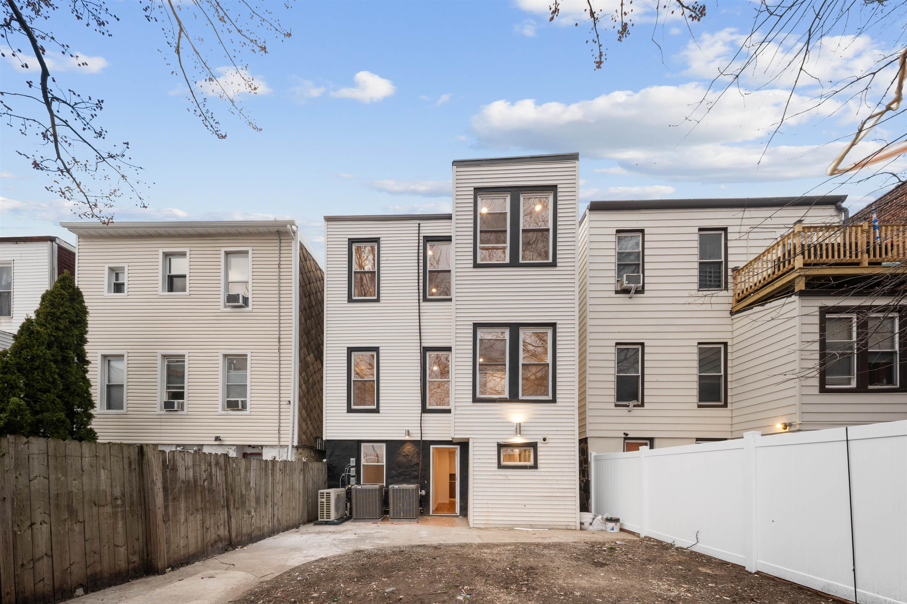 1111 53RD ST Unit: 1