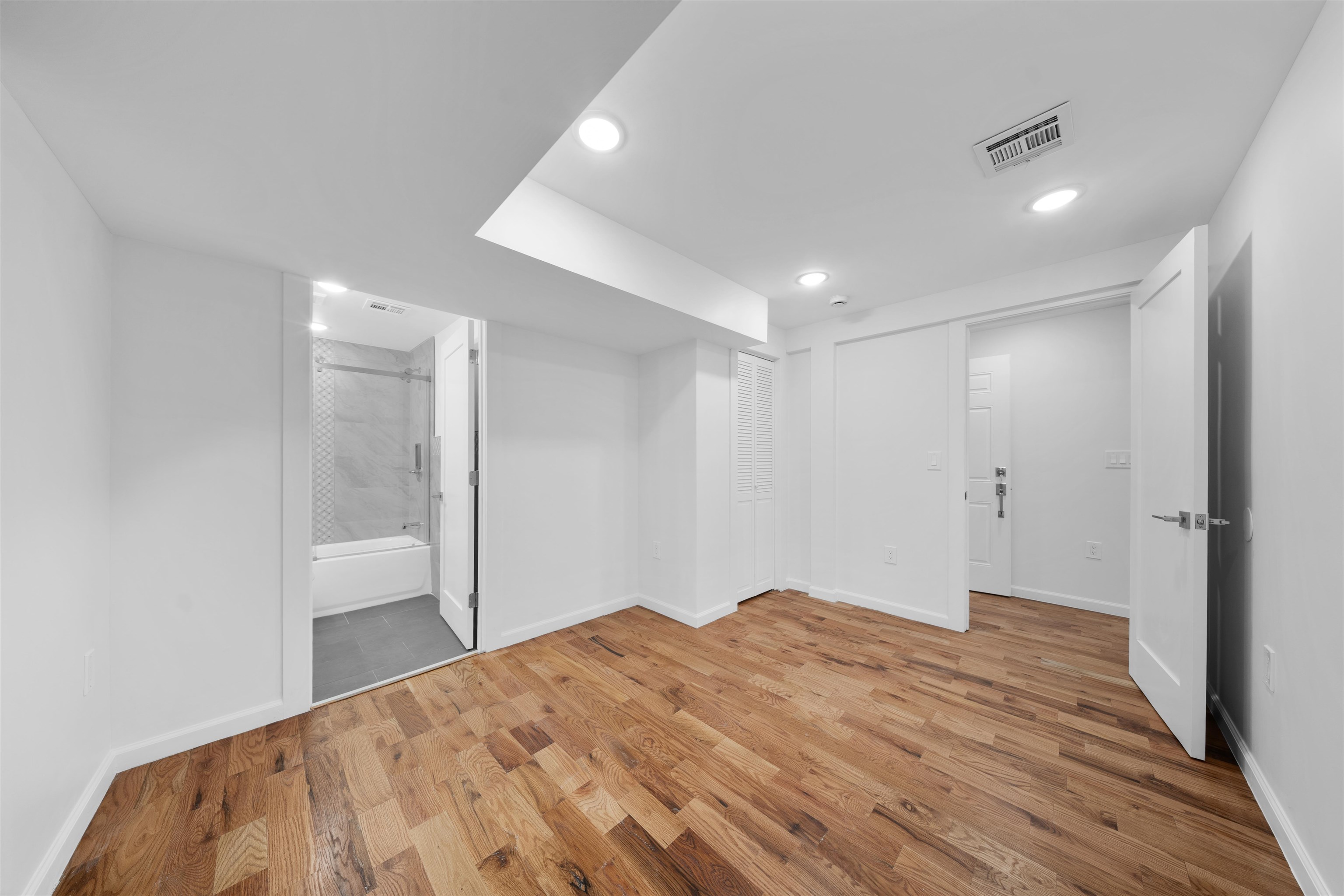 1111 53RD ST Unit: 1