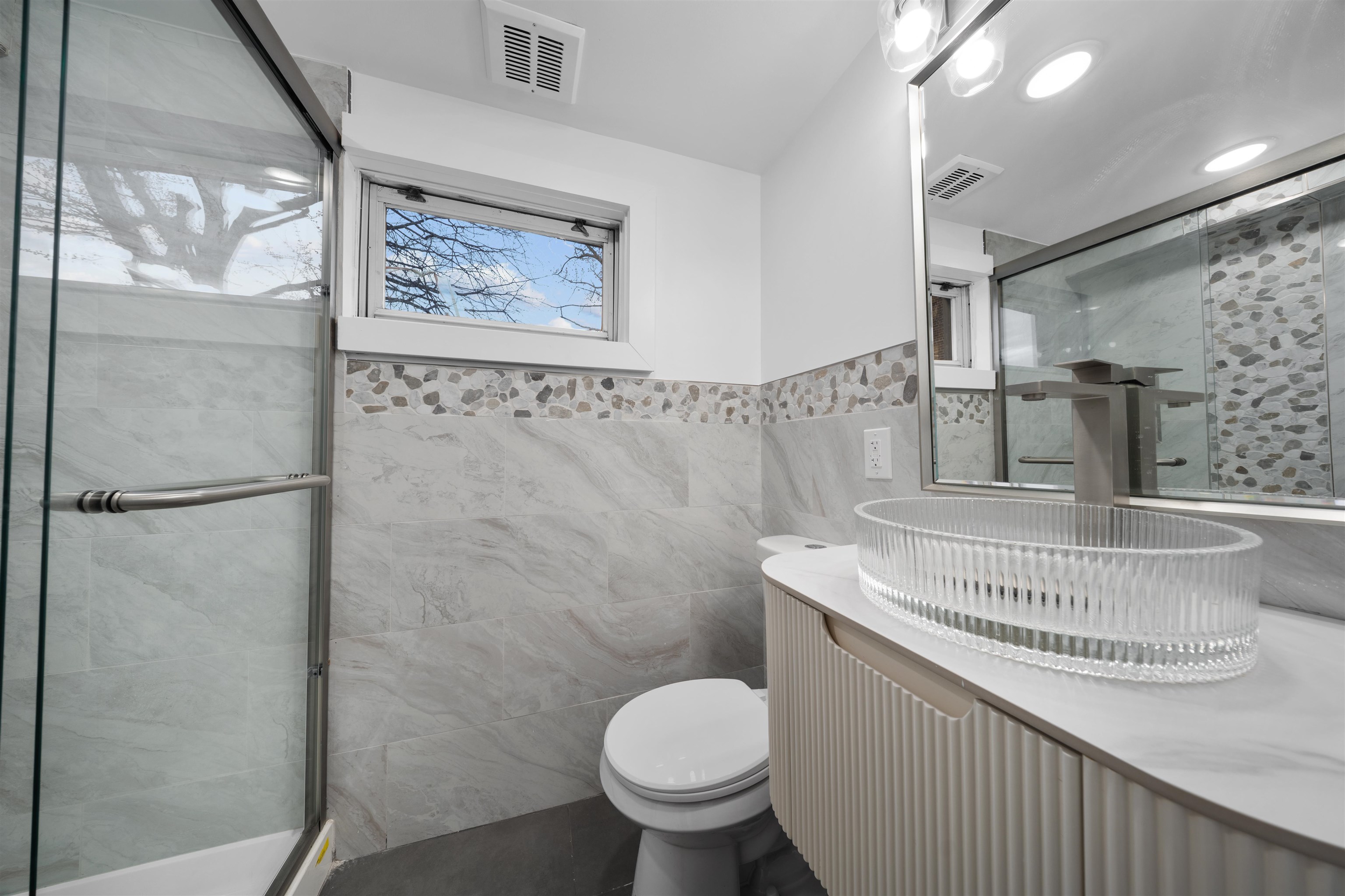 1111 53RD ST Unit: 1