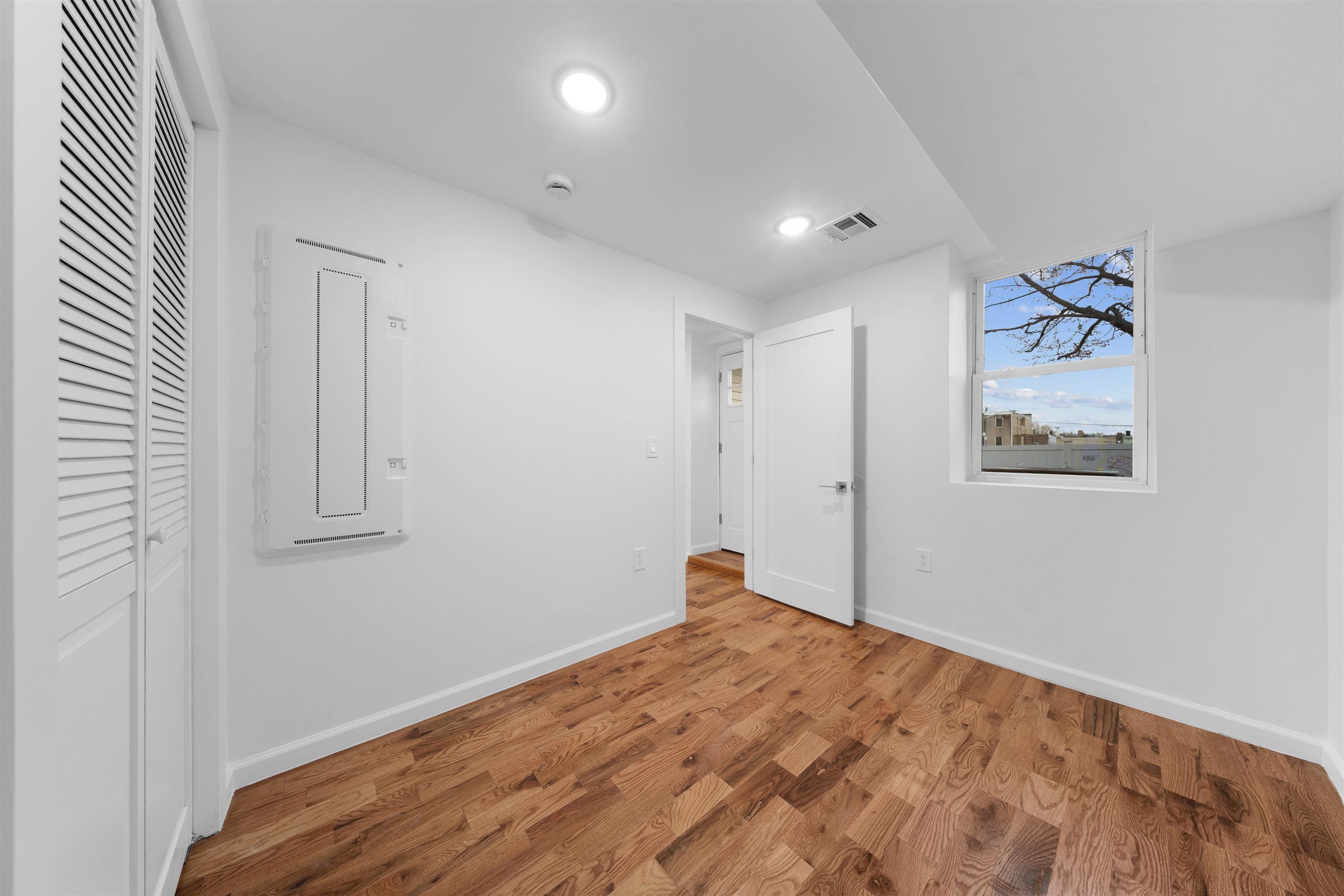 1111 53RD ST Unit: 1