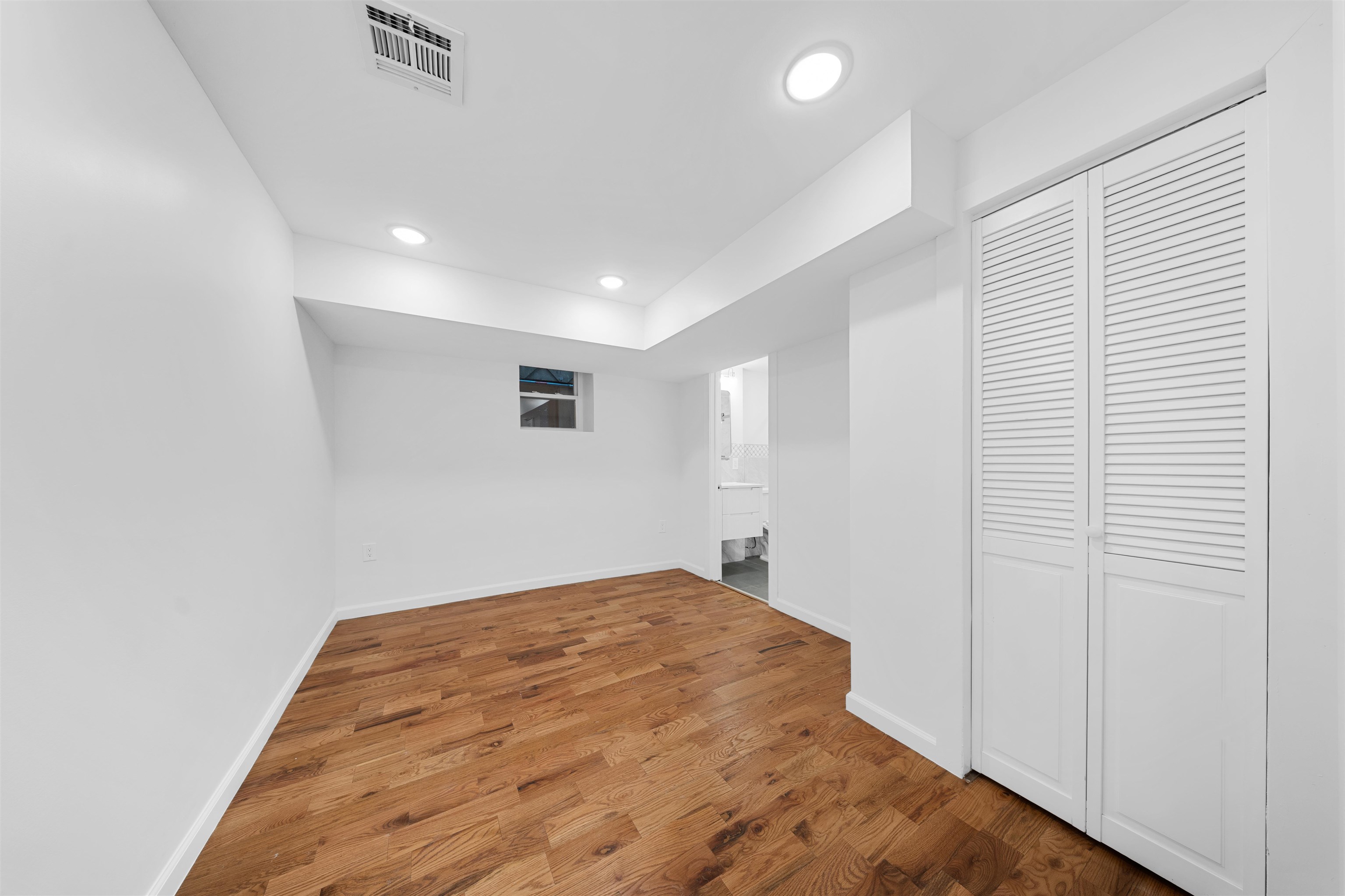 1111 53RD ST Unit: 1