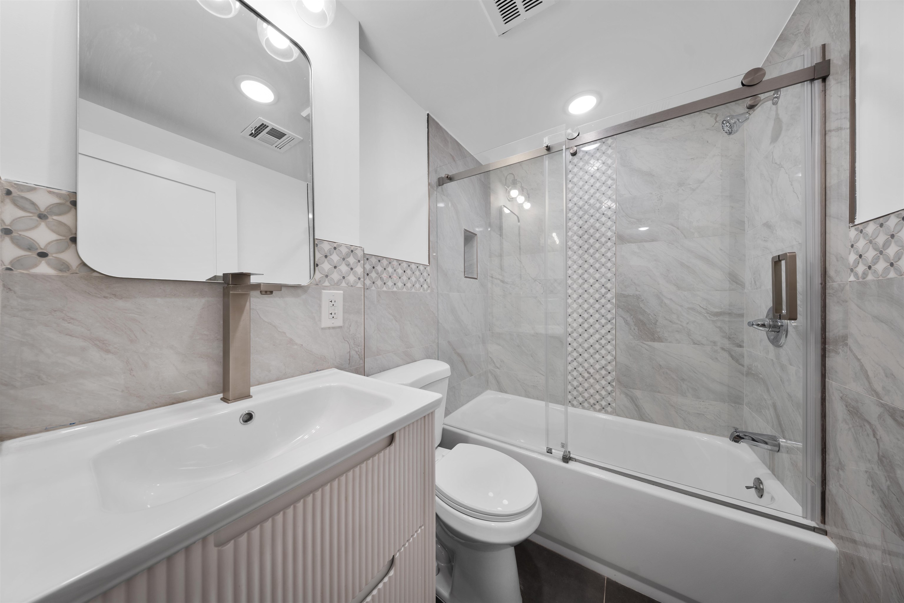 1111 53RD ST Unit: 1