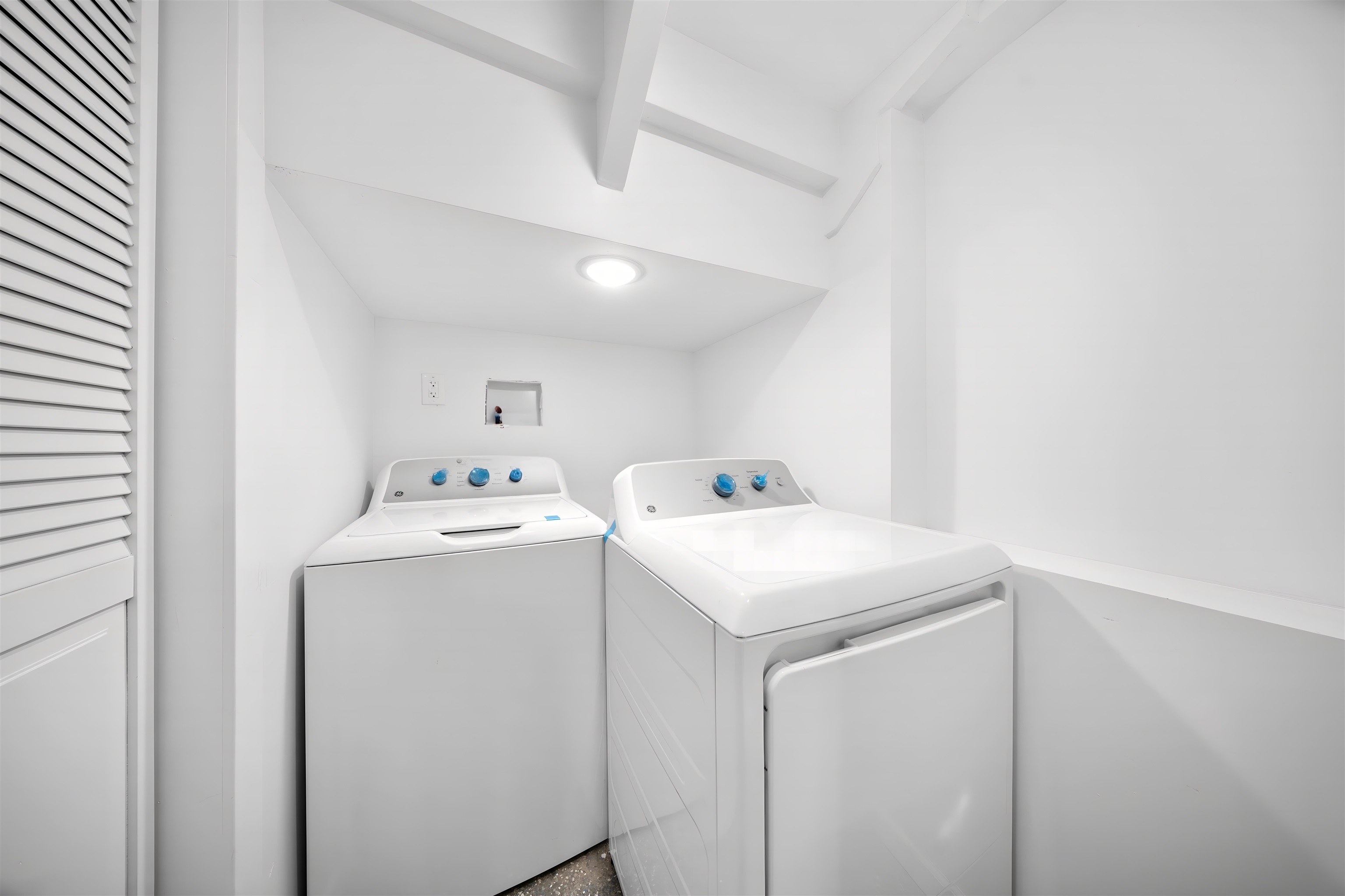 1111 53RD ST Unit: 1