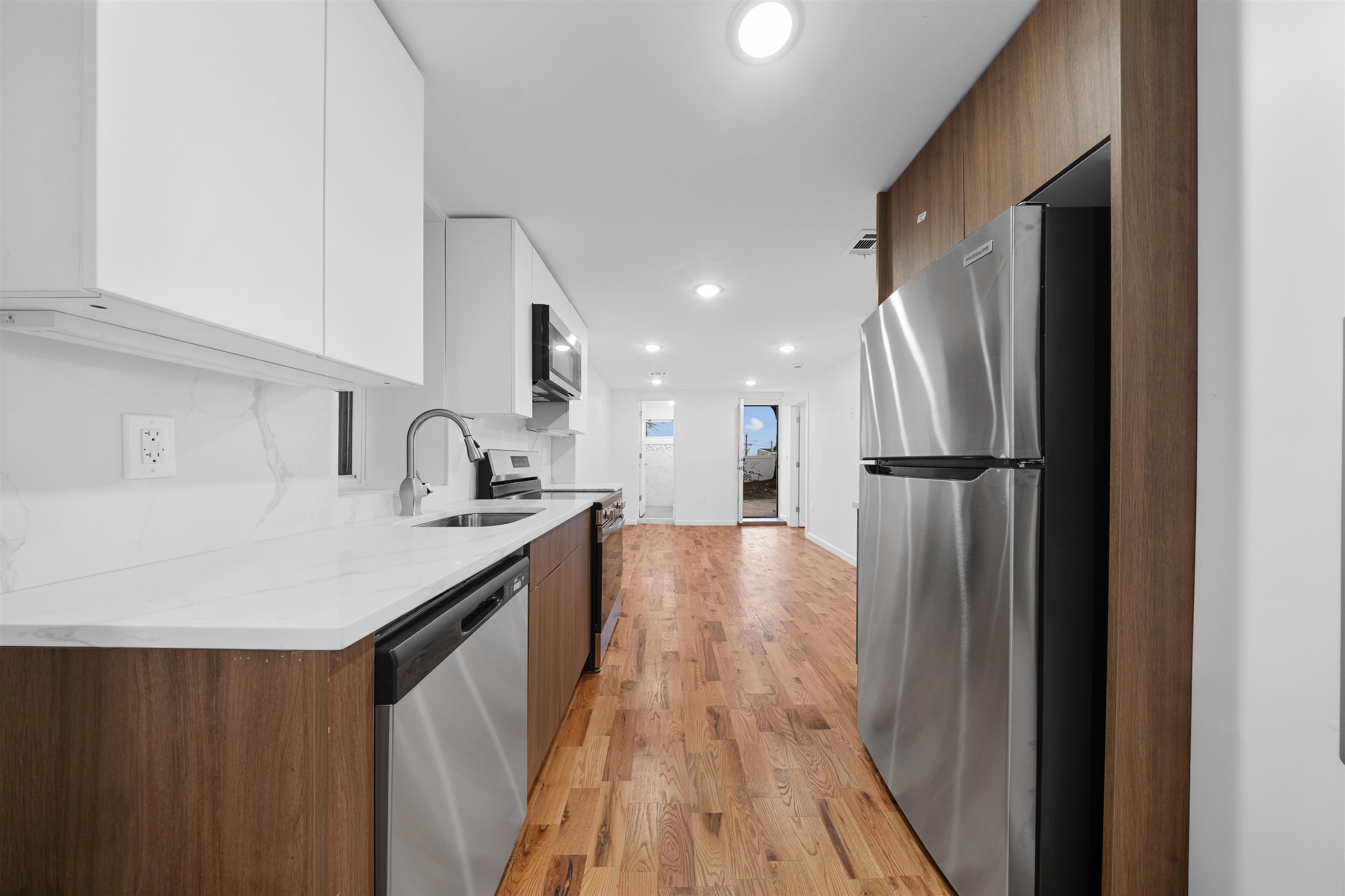 1111 53RD ST Unit: 1