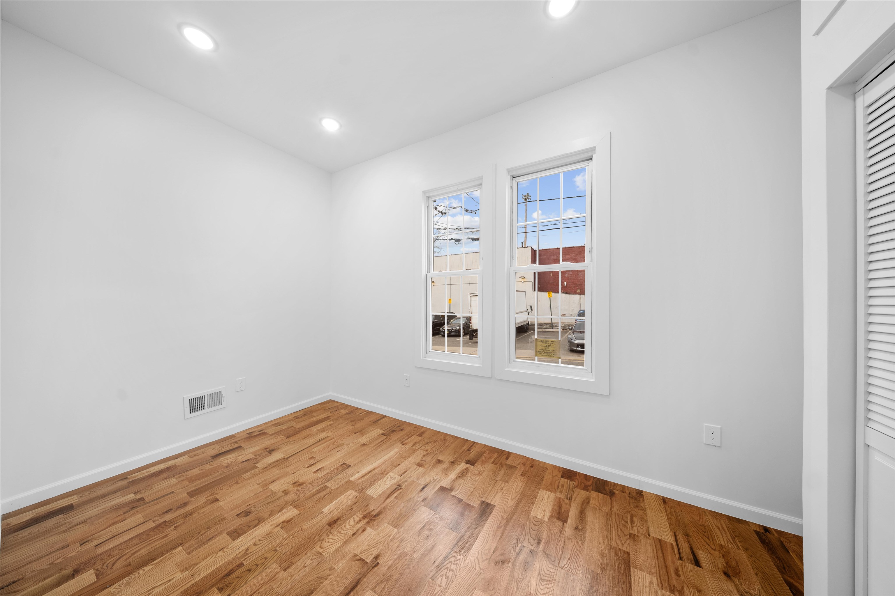 1111 53RD ST Unit: 2