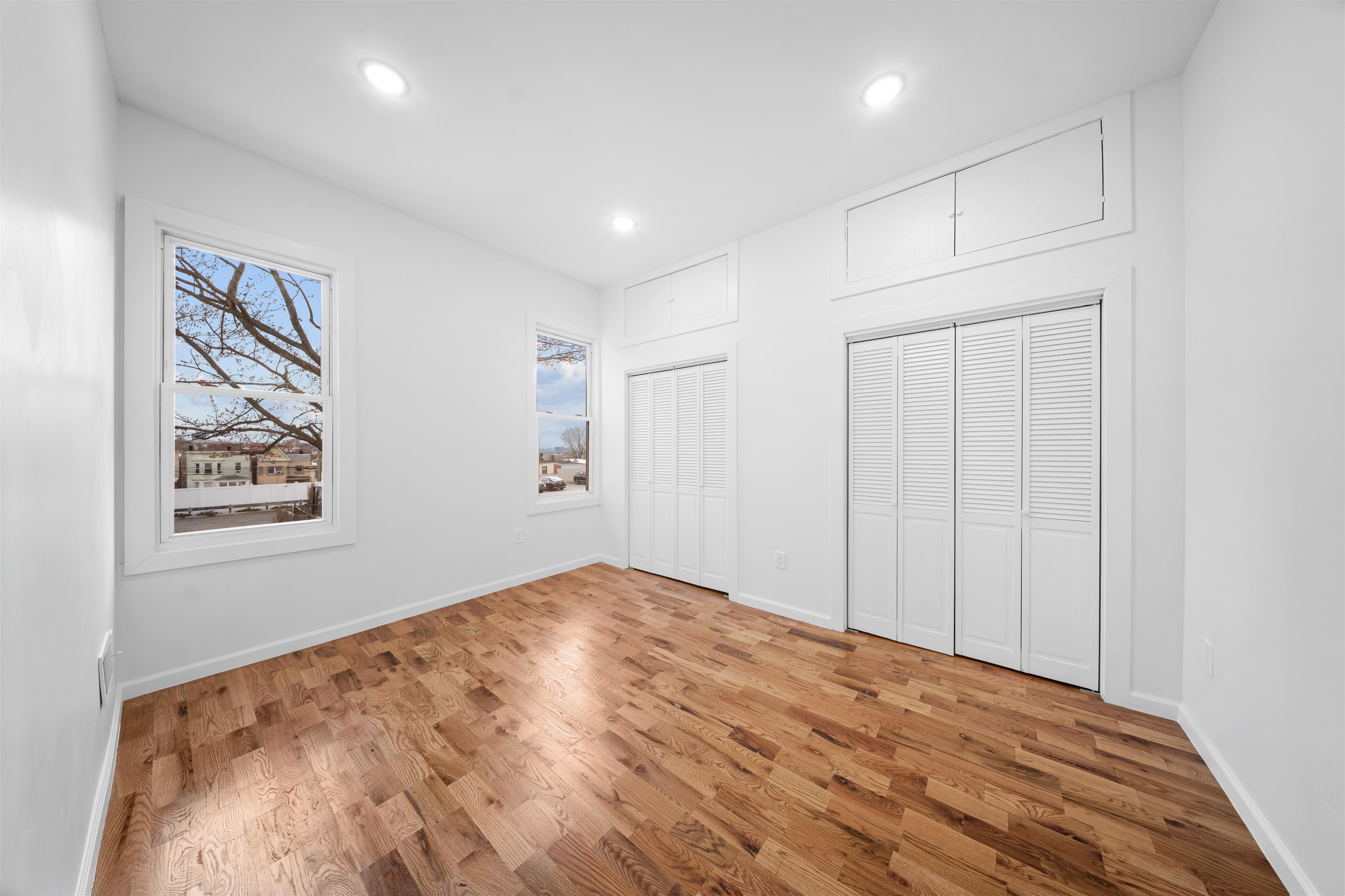 1111 53RD ST Unit: 2