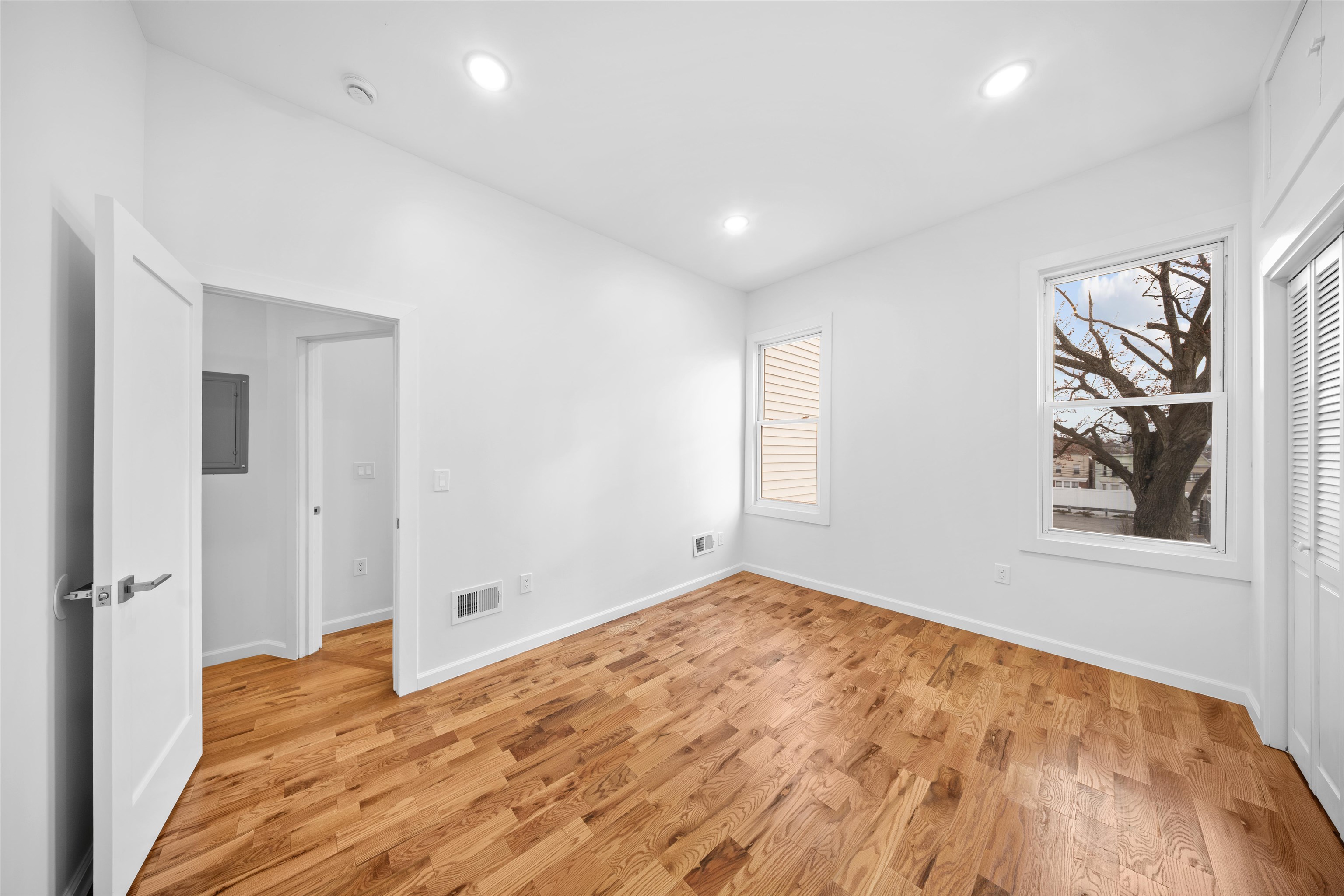 1111 53RD ST Unit: 2