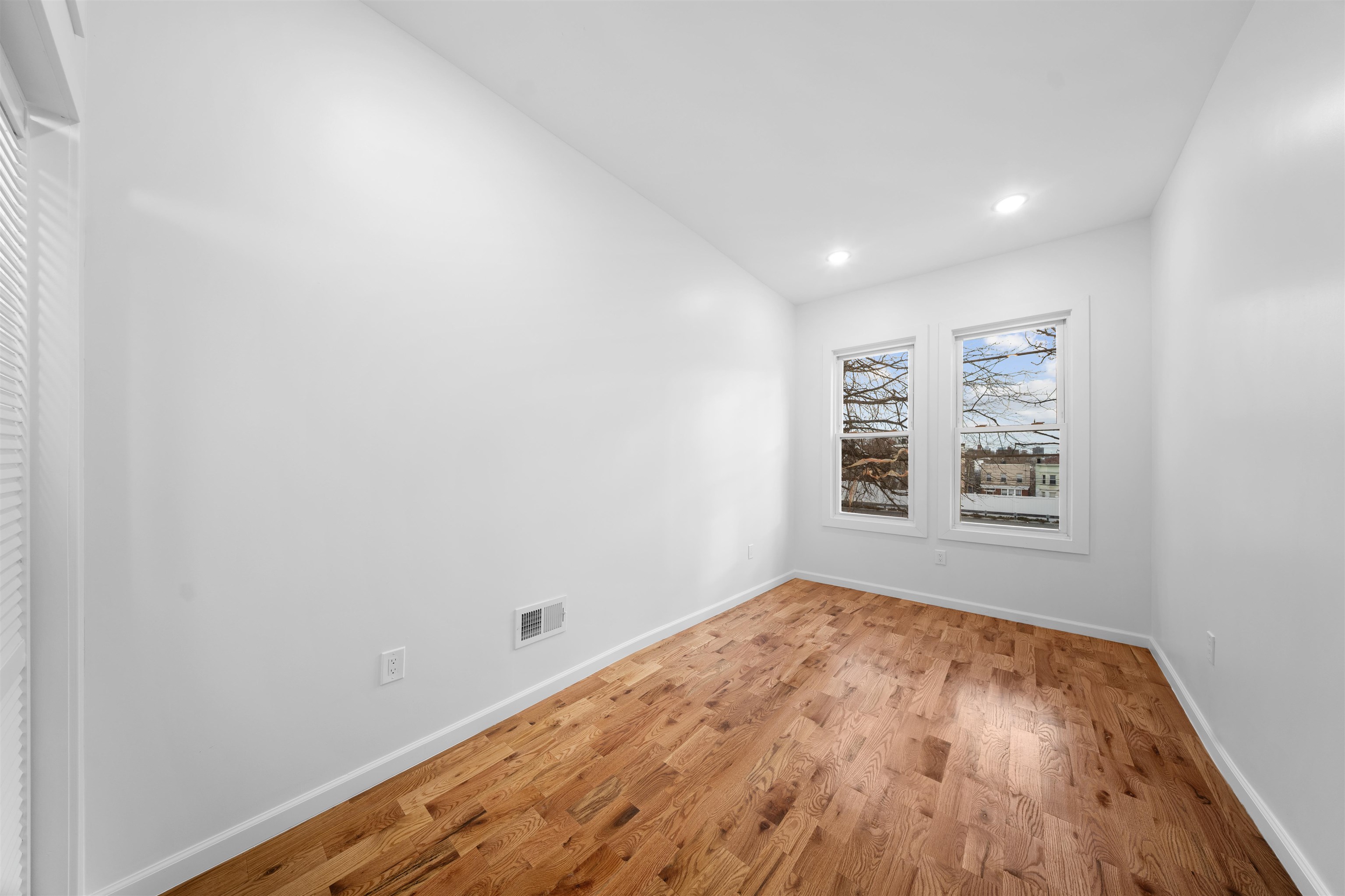 1111 53RD ST Unit: 2