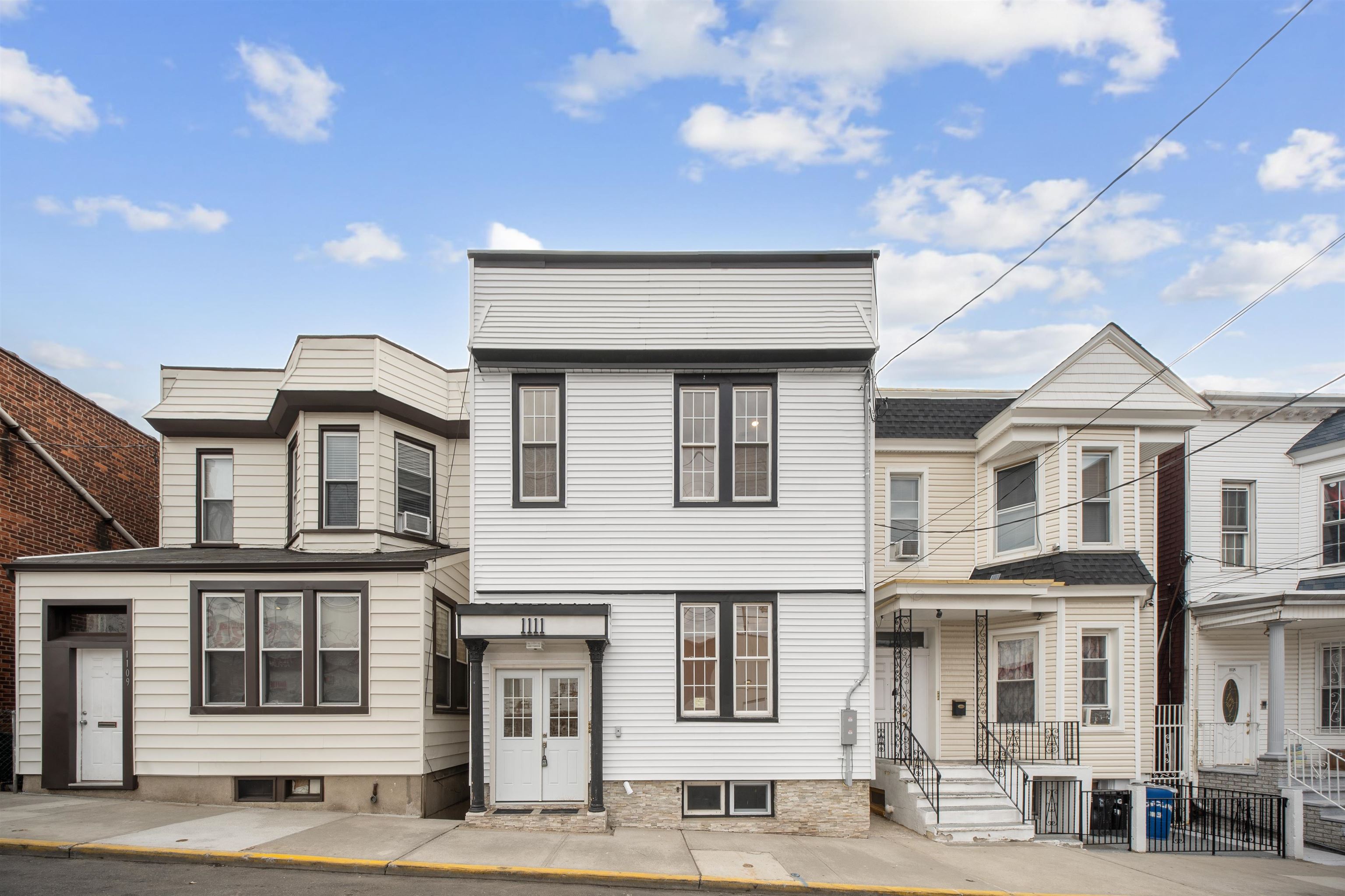 1111 53RD ST Unit: 3