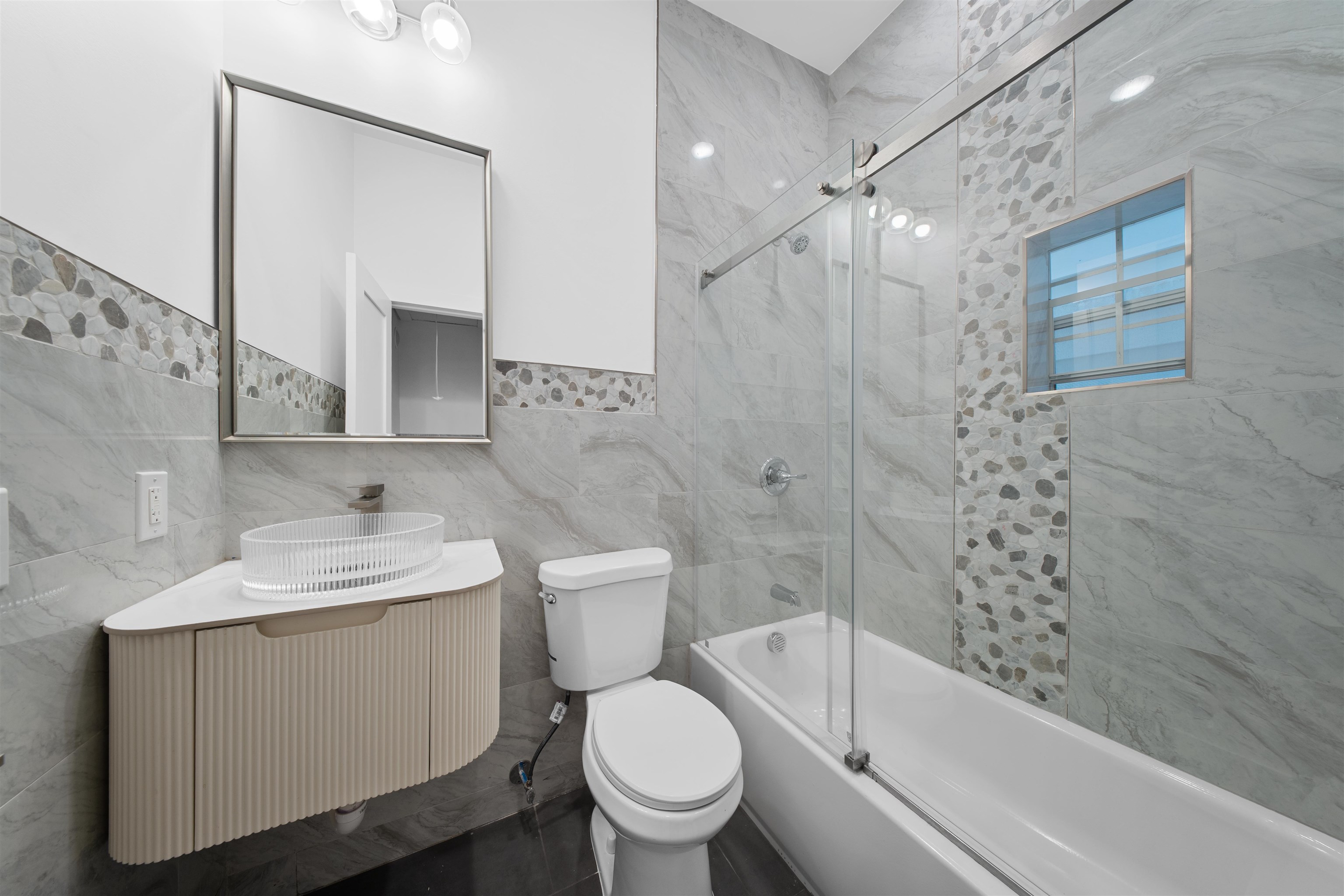 1111 53RD ST Unit: 3