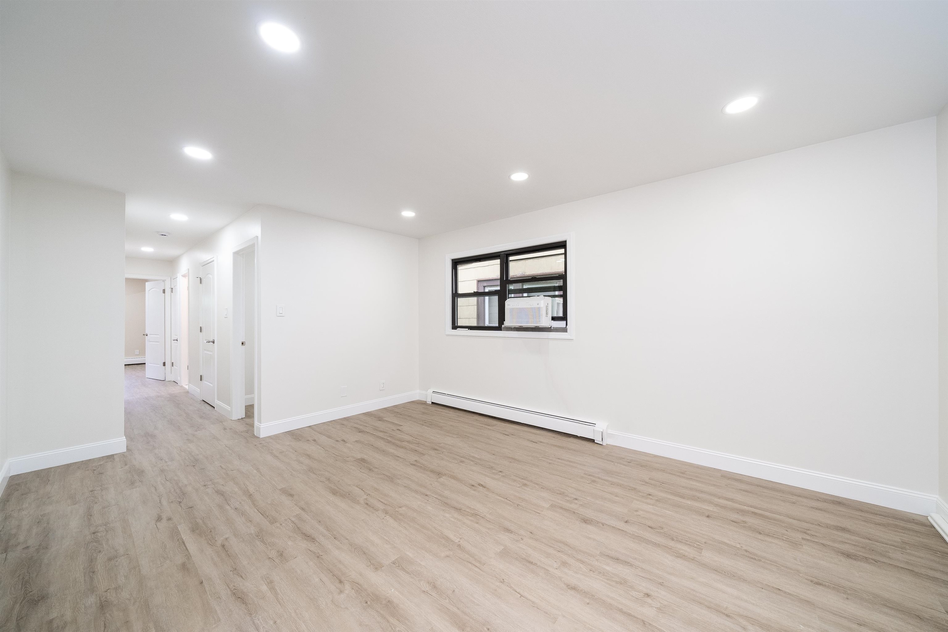 213 MANHATTAN AVE Unit: 2