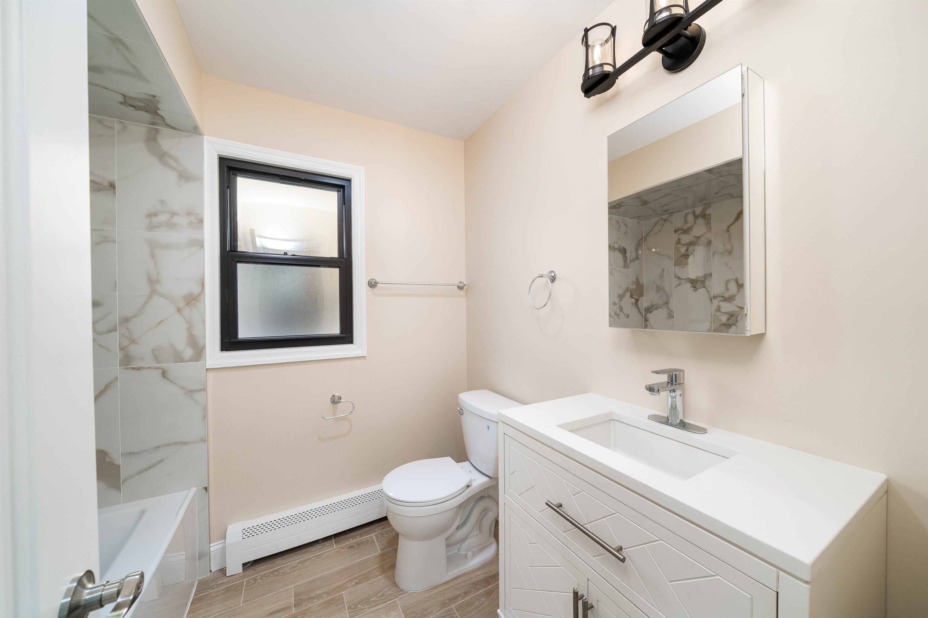 213 MANHATTAN AVE Unit: 2