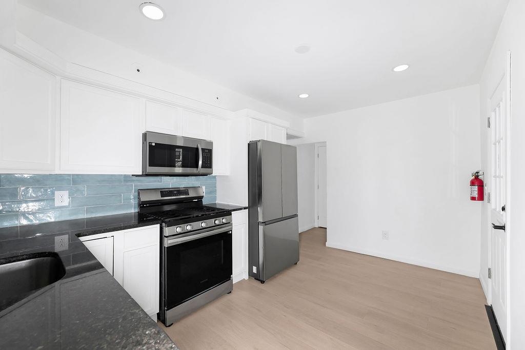 80 FERRY ST Unit: 2