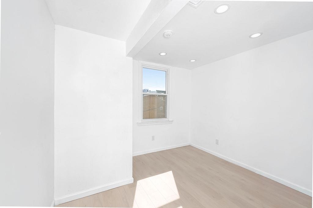 80 FERRY ST Unit: 2