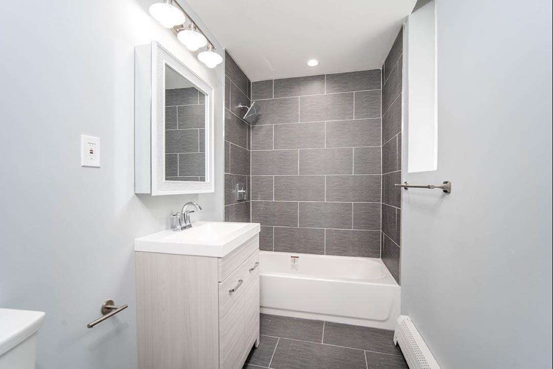 232 VAN HORNE ST Unit: 2