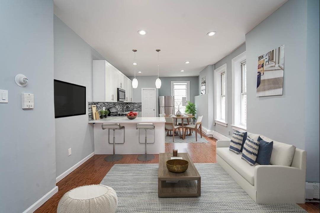 232 VAN HORNE ST Unit: 2