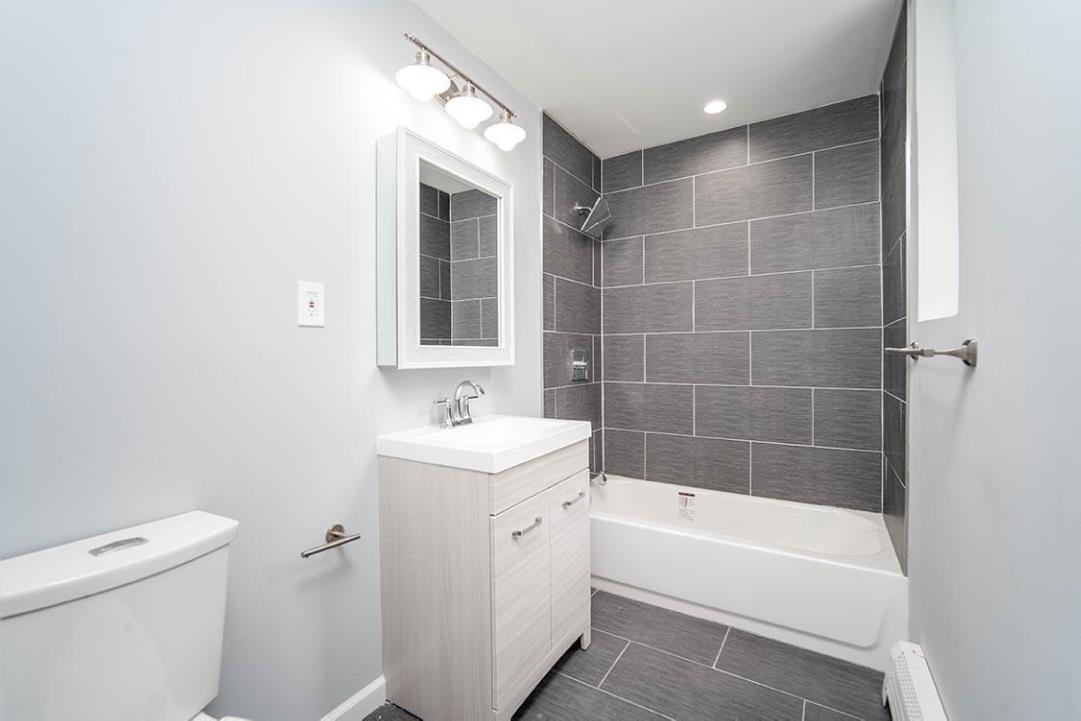 232 VAN HORNE ST Unit: 2