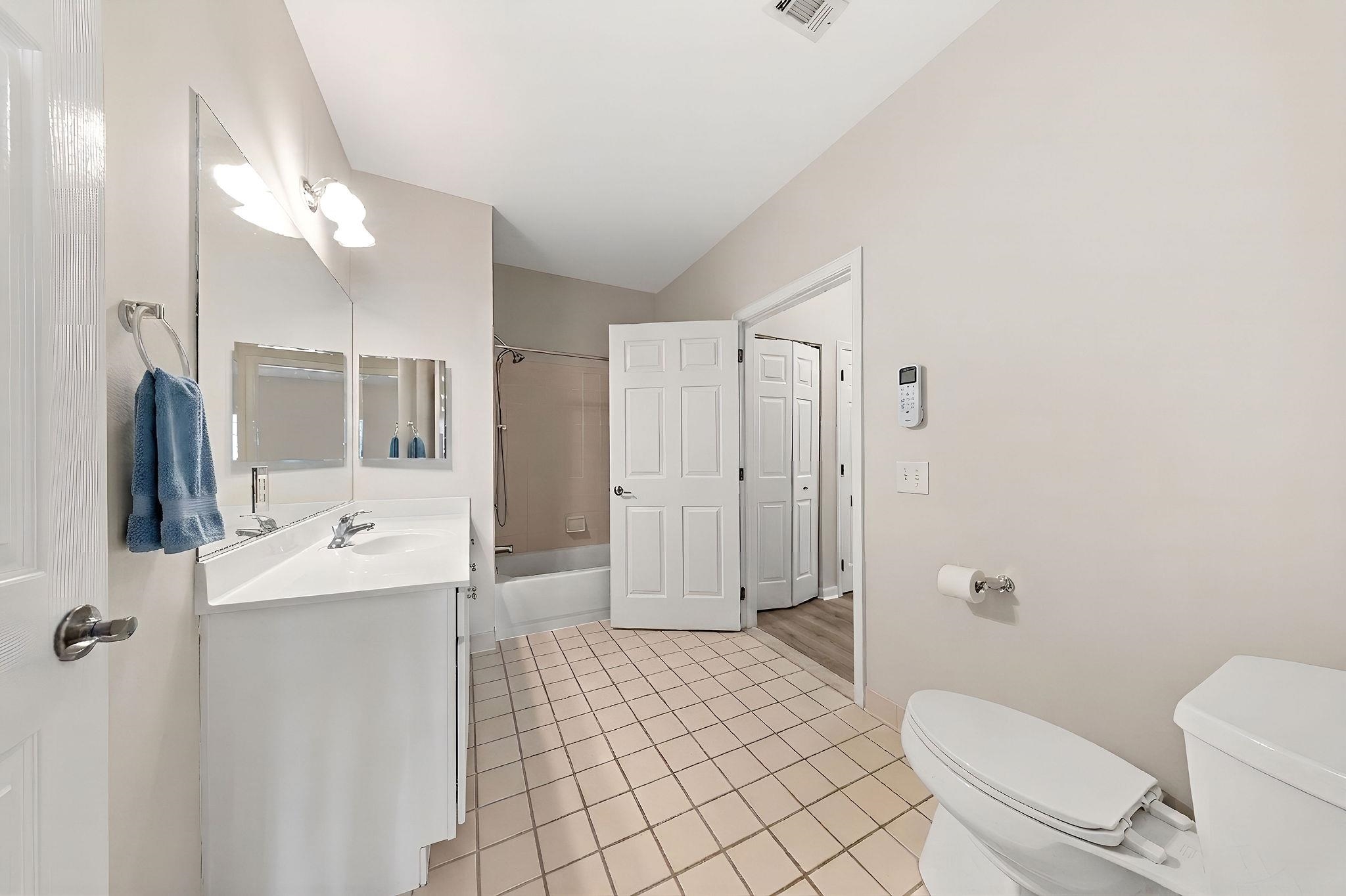 15 WARREN ST Unit: 218