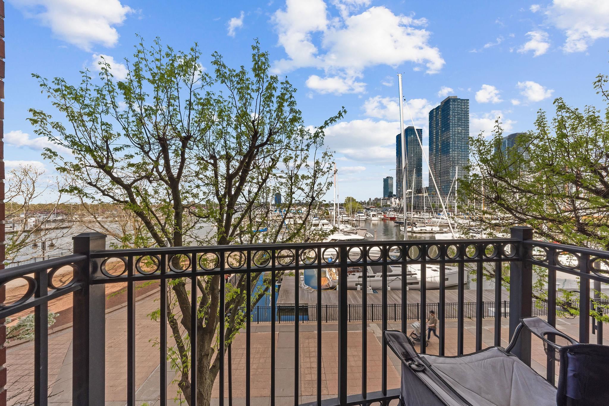 15 WARREN ST Unit: 218