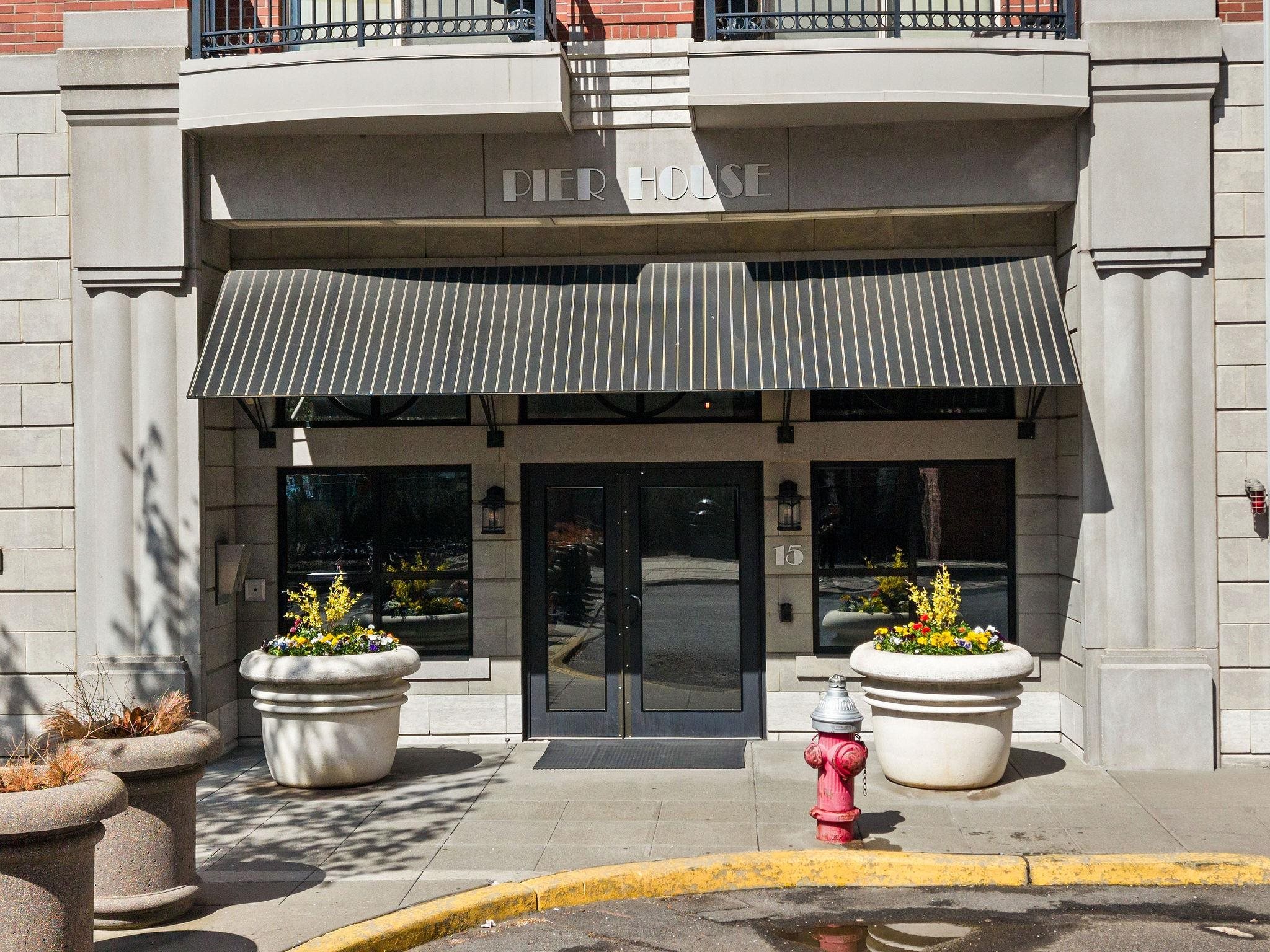 15 WARREN ST Unit: 218