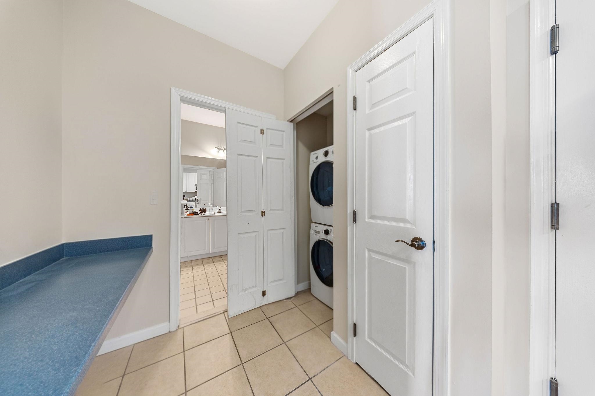 15 WARREN ST Unit: 218