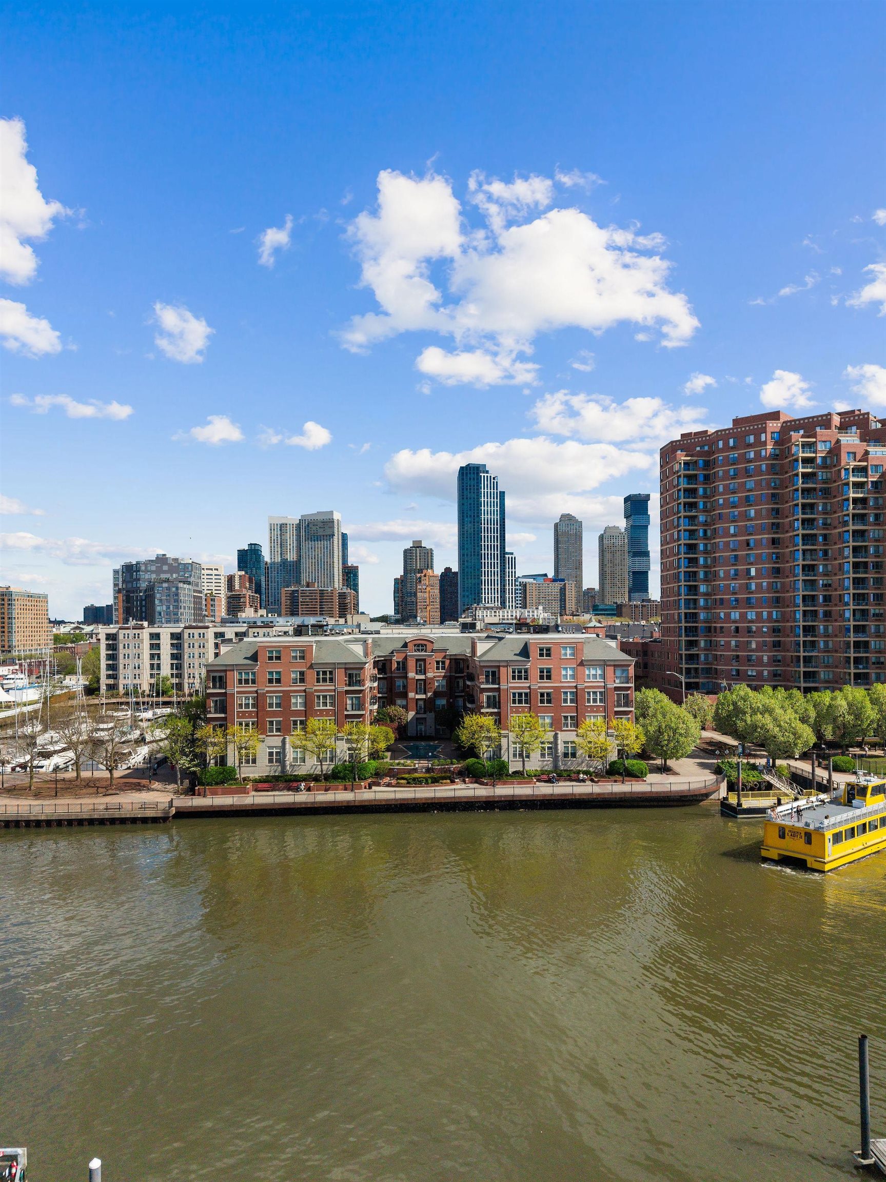 15 WARREN ST Unit: 218