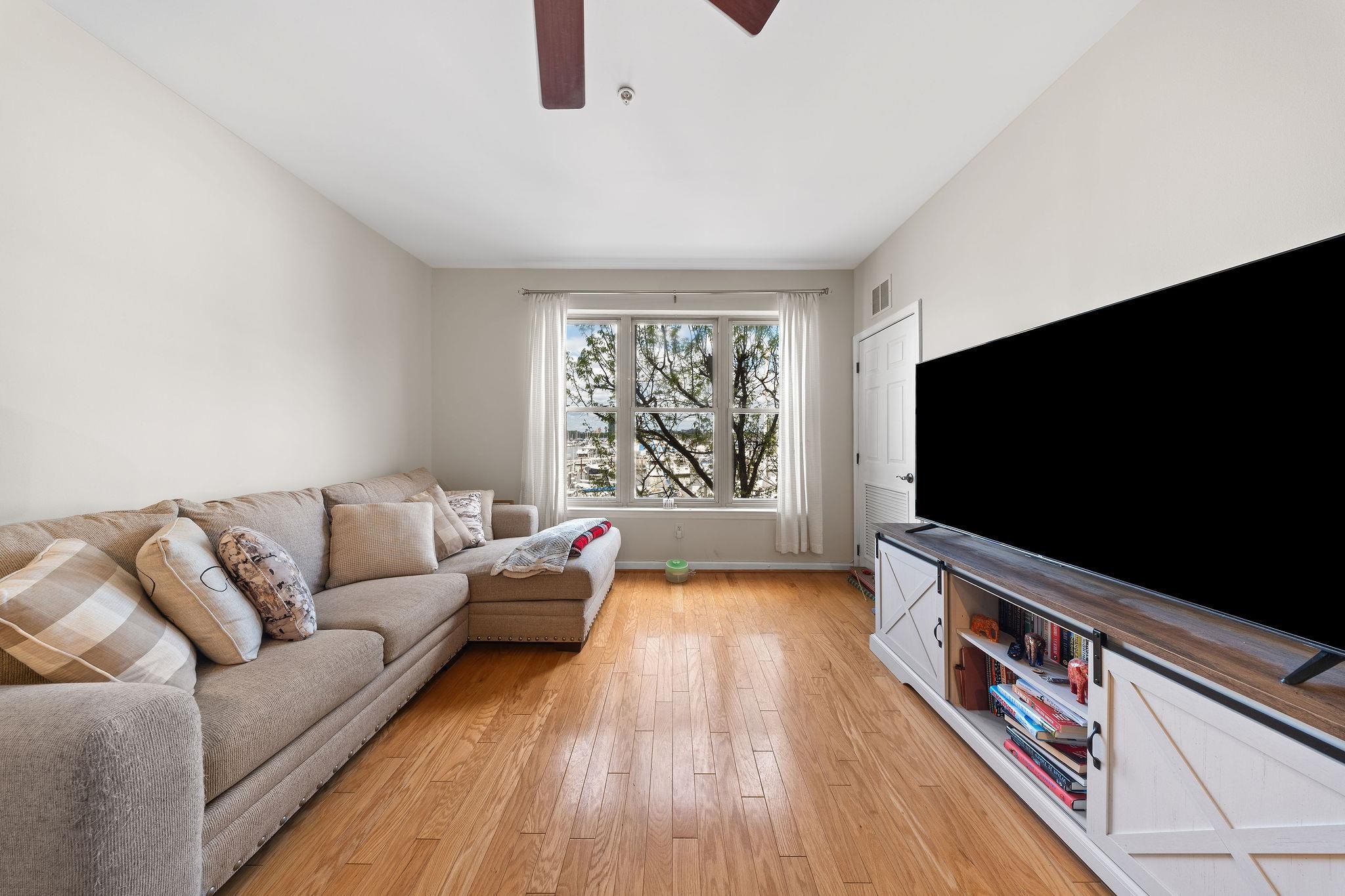 15 WARREN ST Unit: 218