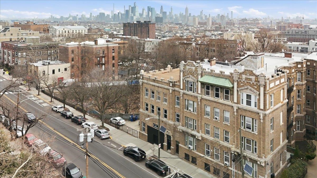 270 PALISADE AVE Unit: 2