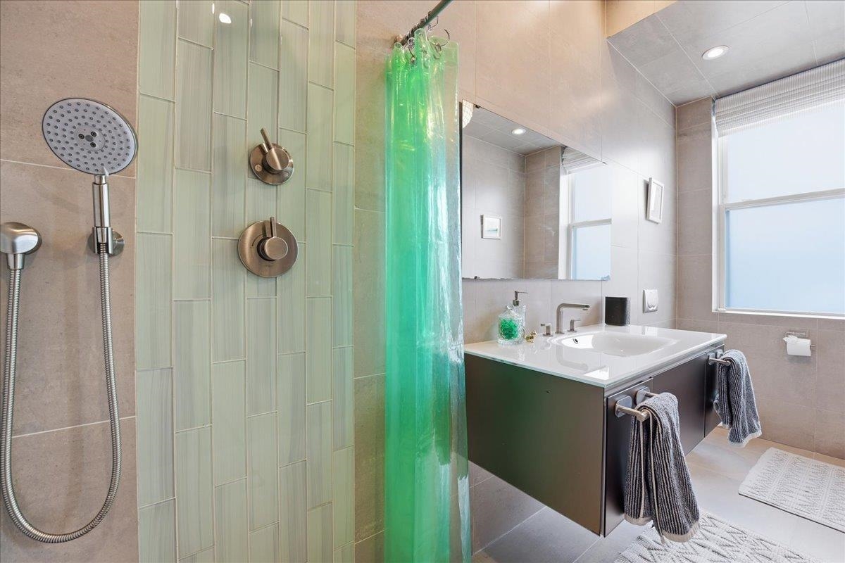 270 PALISADE AVE Unit: 2