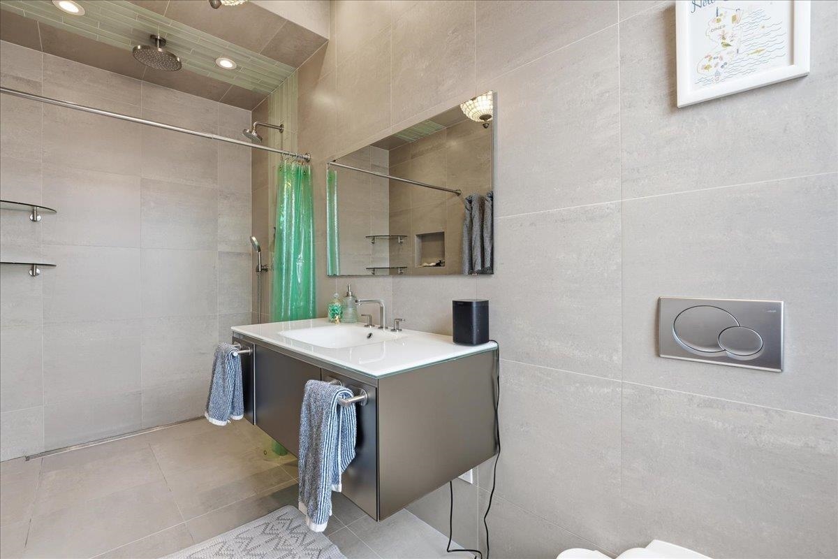 270 PALISADE AVE Unit: 2