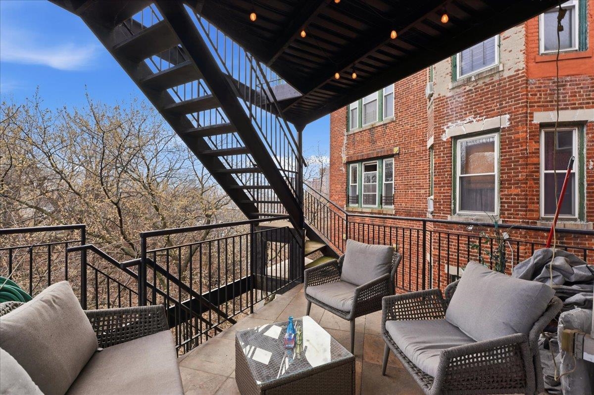 270 PALISADE AVE Unit: 2