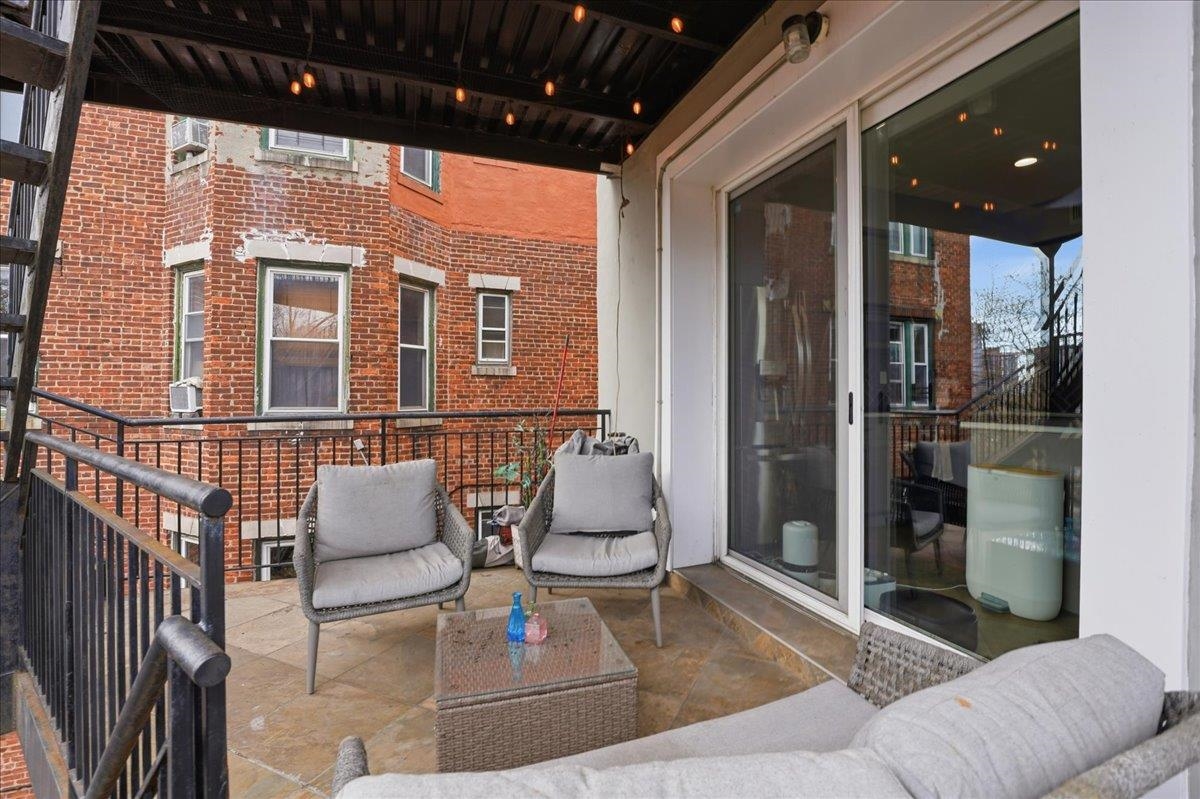 270 PALISADE AVE Unit: 2