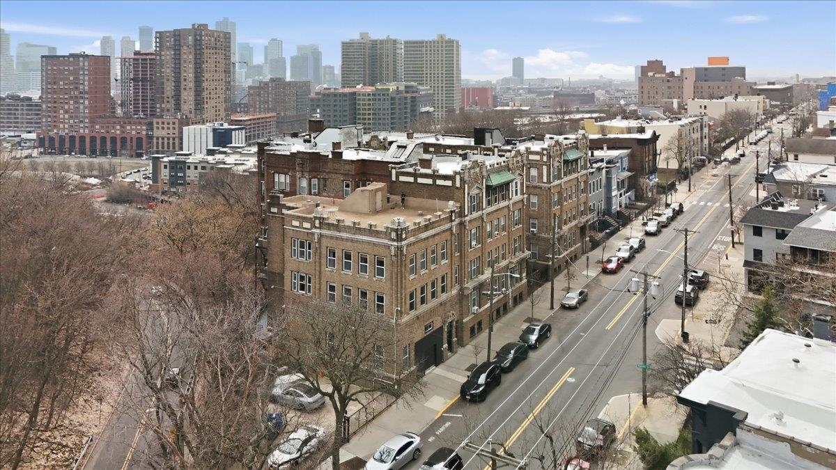 270 PALISADE AVE Unit: 2