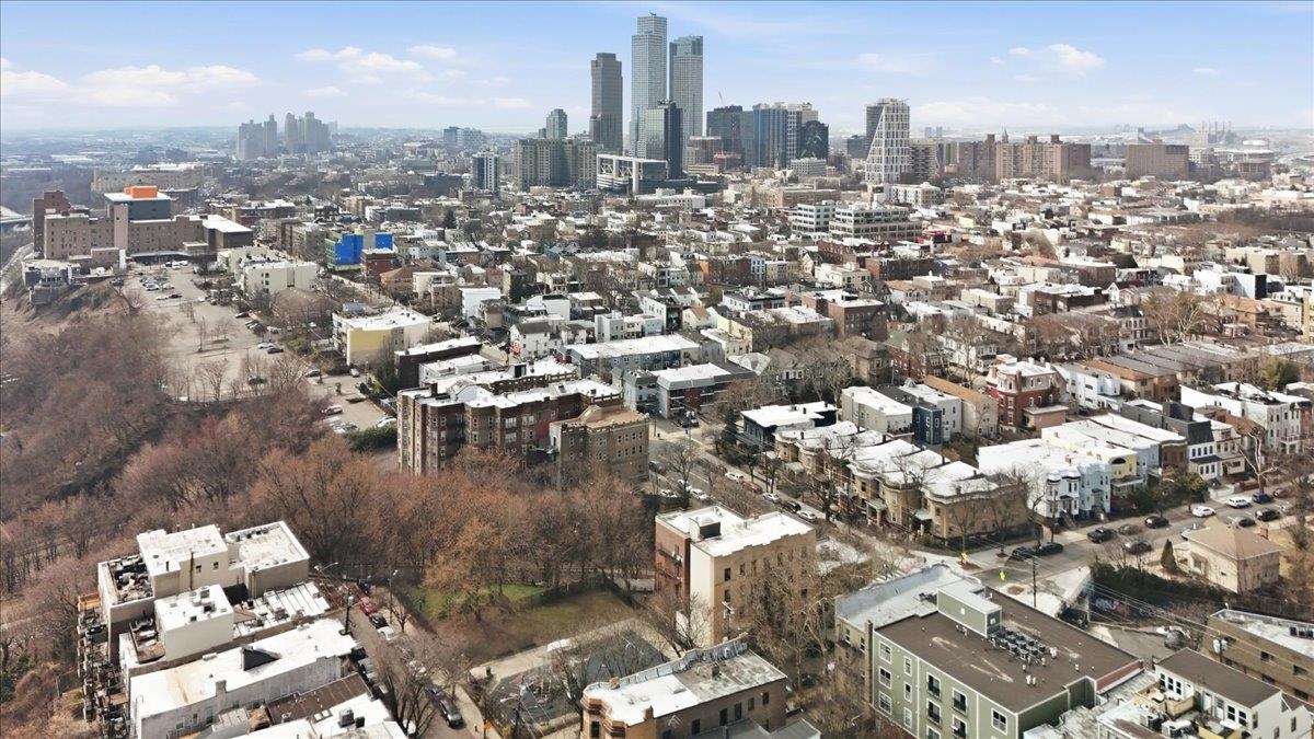 270 PALISADE AVE Unit: 2